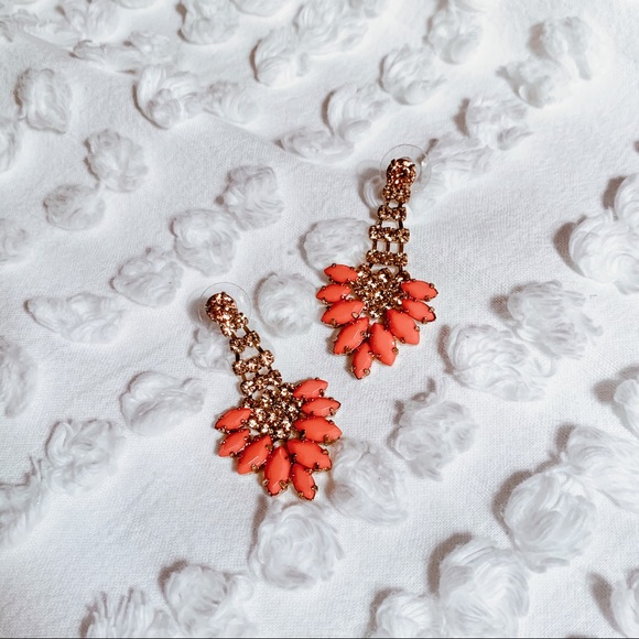 Francesca’s | Chandelier Earrings in Rose Gold - Picture 2 of 4